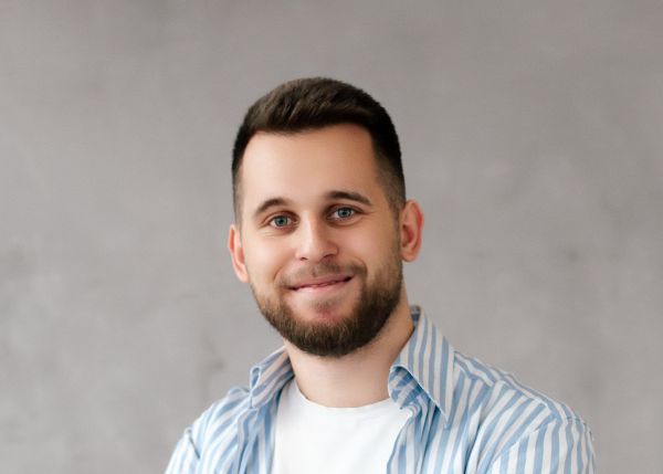 Максим  Савин 